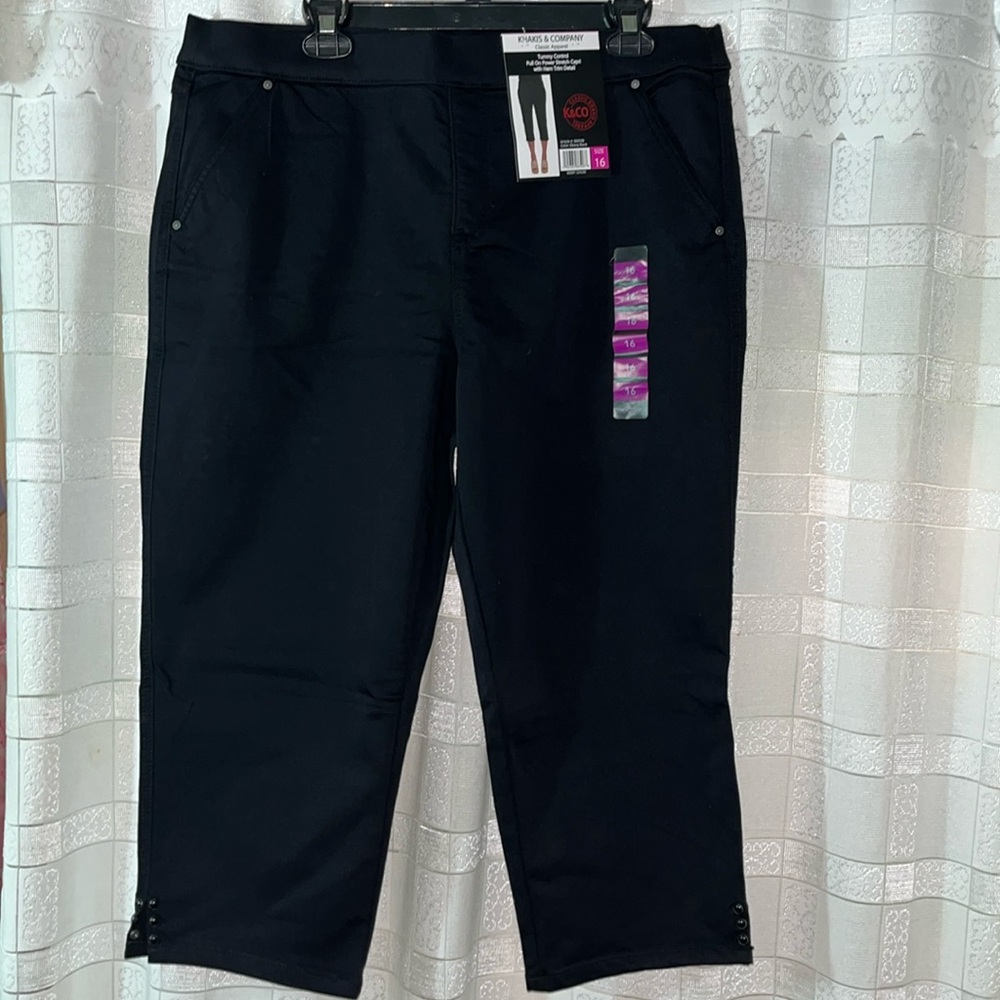 Khakis & Company pull on capri
